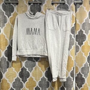 Gray 'MAMA' Hoodie and Joggers Set